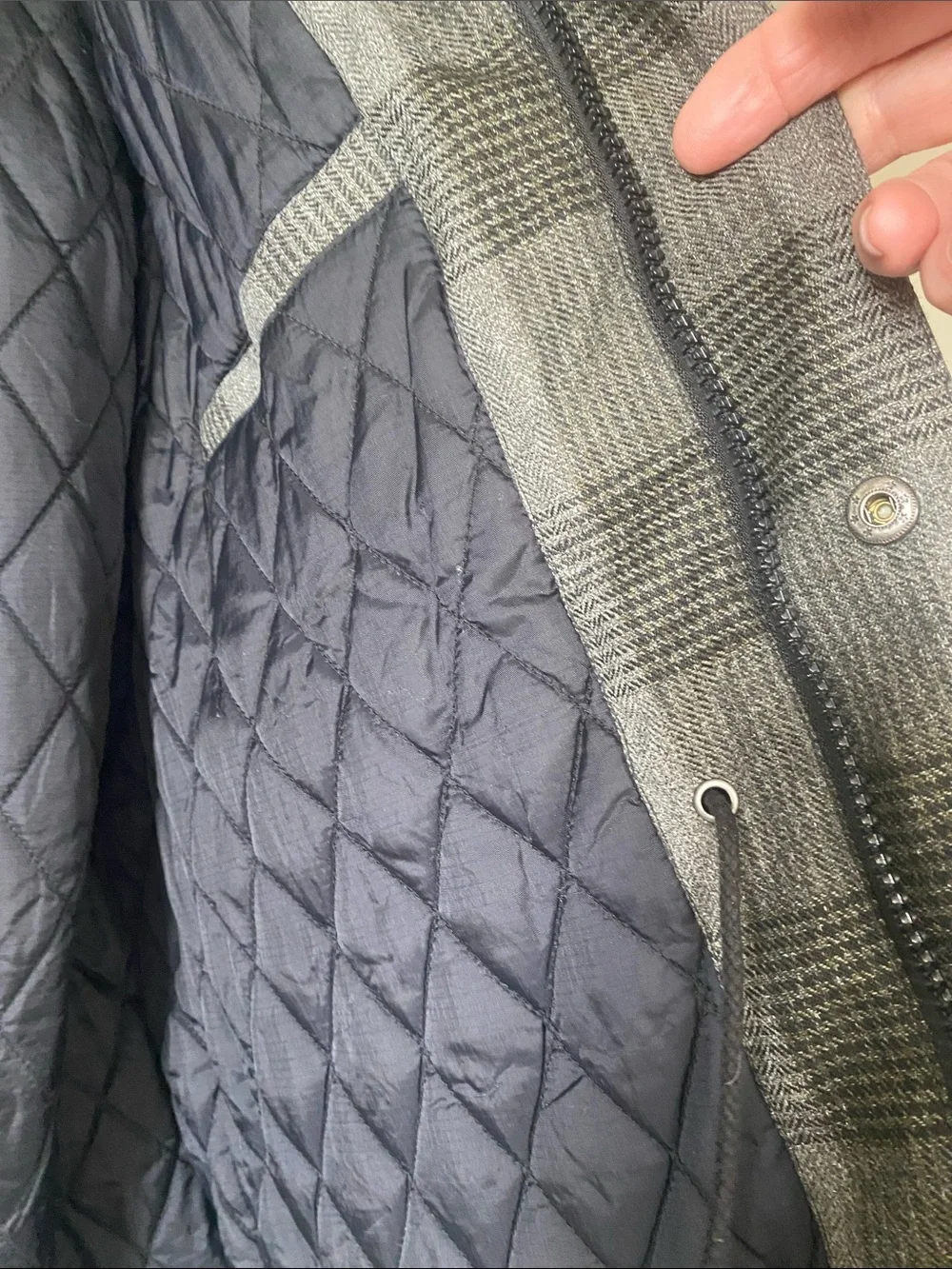 Billabong’s Men’s Gray Plaid Hooded 4 Pocket 1 inside Jacket With Adjustable Fit - Picture 3 of 15